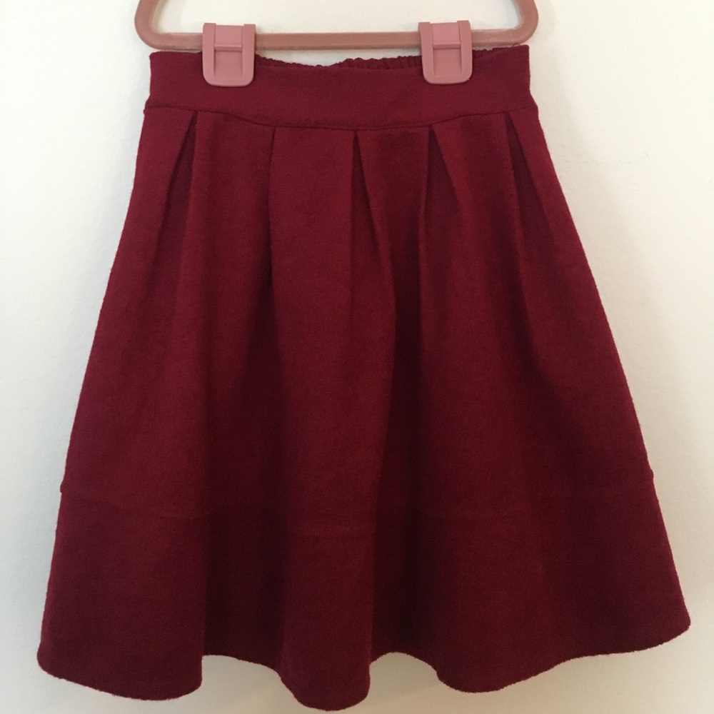 Burgundy high waisted skirt
